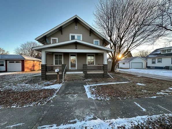 417 Albany Ave NE, Orange City, IA 51041