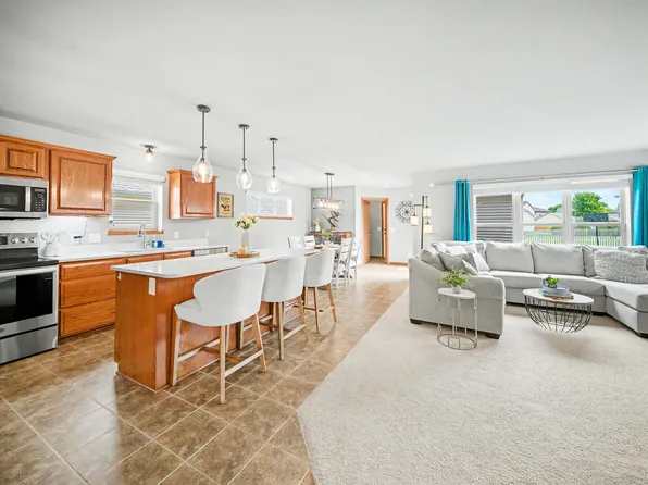 3821 Stonebridge Dr, Madison, WI 53719