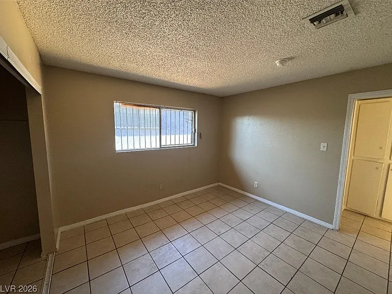 2605 Cedar Ave #4 — Photo 4