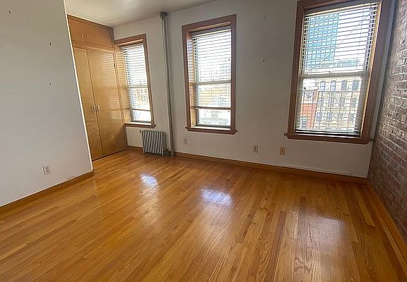 2nd image of 192 Mott St #29