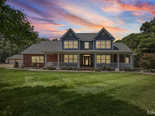 11224 Shade Tree Ln, Highland, IL 62249