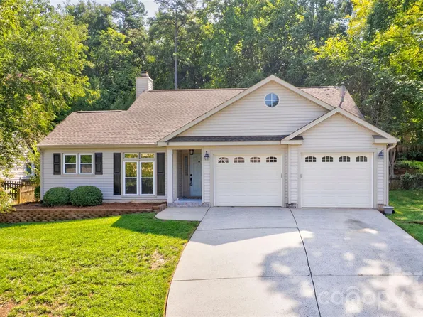 156 Edgewater Dr NW, Concord, NC 28027