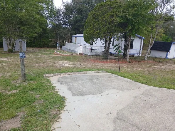 713 Dawn Ave, Interlachen, FL 32148