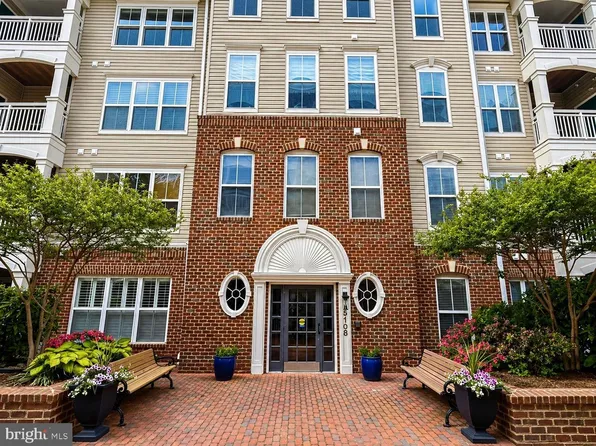 5108 Donovan Dr APT 307, Alexandria, VA 22304