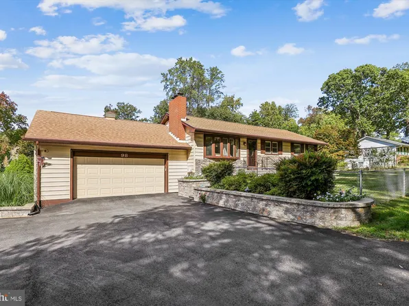 98 Pine Dr, Annapolis, MD 21403