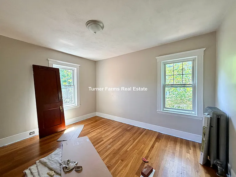 158 W Adams St — Photo 12