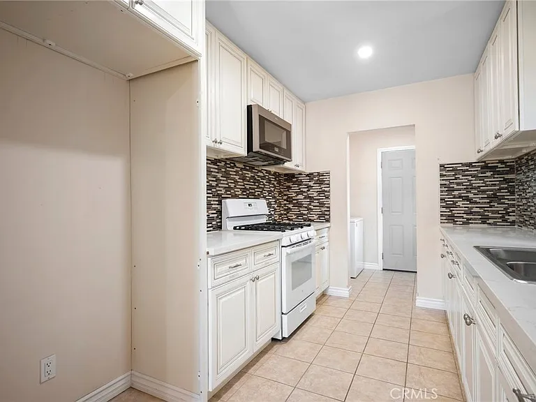 528 Ivy St — Photo 10