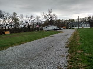 2002 County Road 1975 E, Crossville, IL 62827