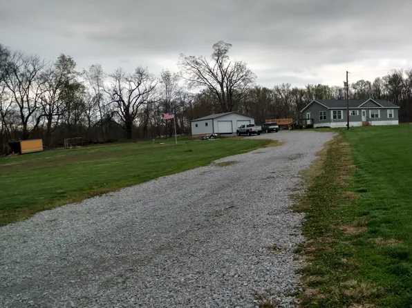 2002 County Road 1975 E, Crossville, IL 62827