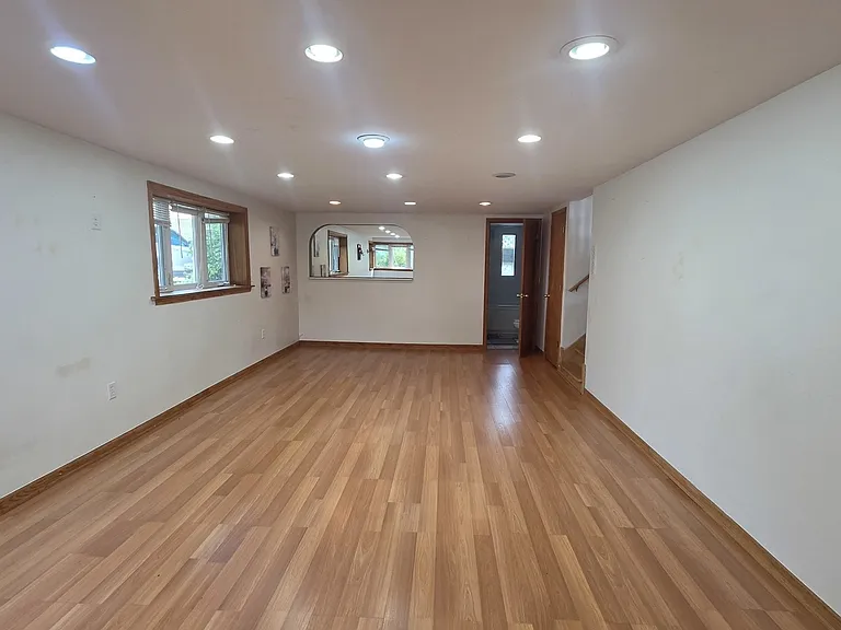 8418 W Crain St — Photo 26