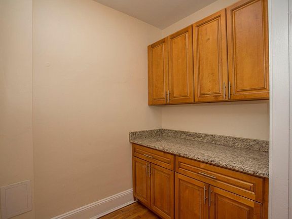 3rd image of 142 Highland Ave #2S