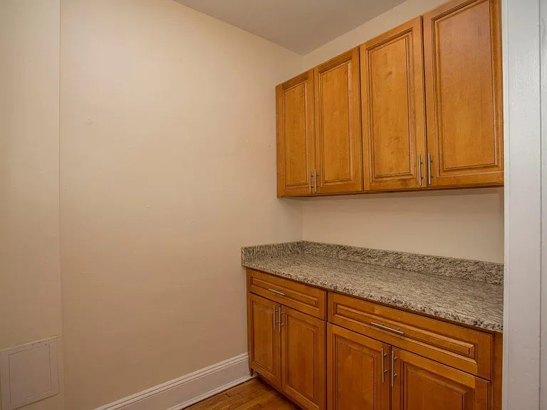 137 Highland Ave #6 — Photo 10