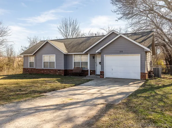 111 W Redwood St, Coweta, OK 74429