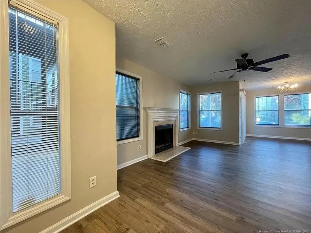 2 bed, 1050 sqft, $1,075 — Photo 4