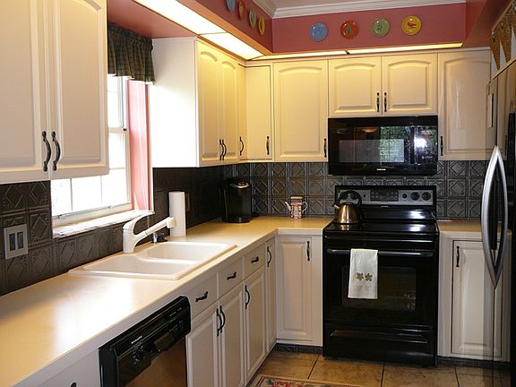 2nd image of 109 W Park Shores Cir APT 40W
