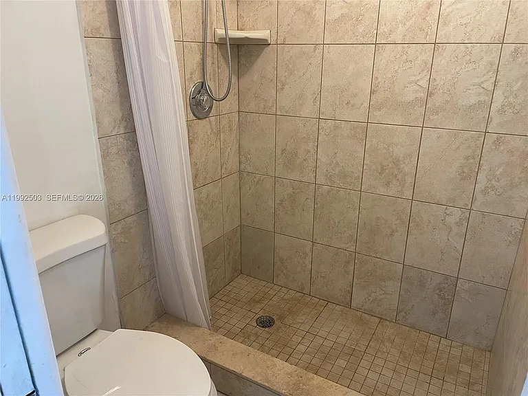 819 NE 199th St #6-205 — Photo 18