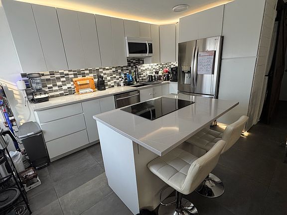 2nd image of 4050 W Lake Sammamish Pkwy NE Unit 1