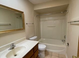 2212 N Lewis Ave #303, Zion, IL 60099