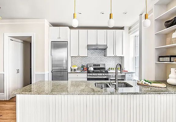 3rd image of 225 Baltic St APT 1R