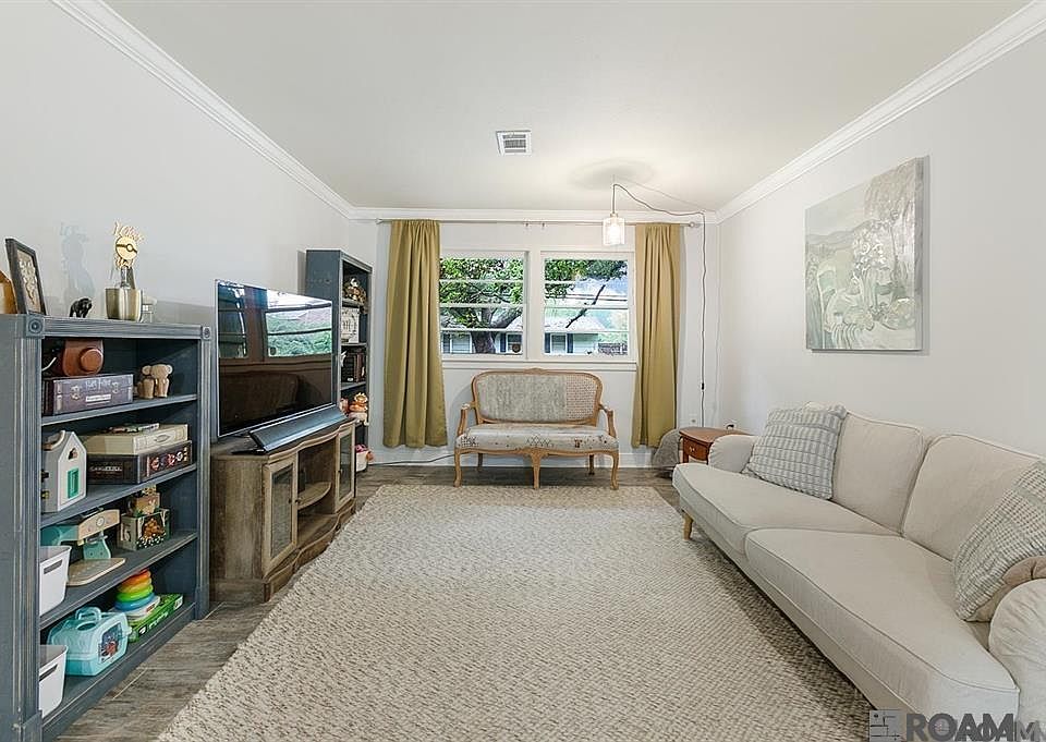 1st image of 5672 George St