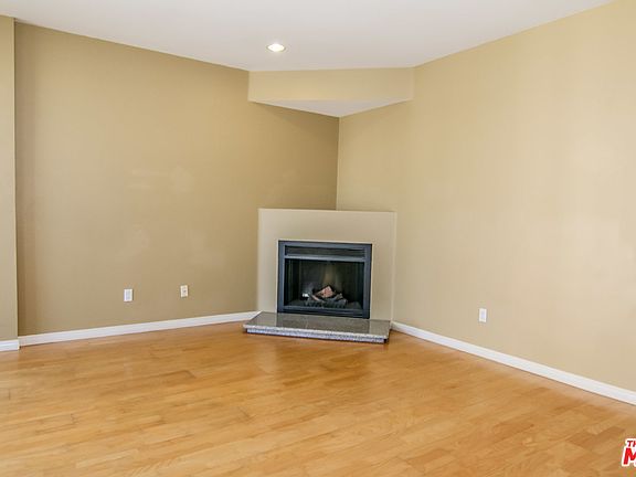 2nd image of 625 S Berendo St APT 405