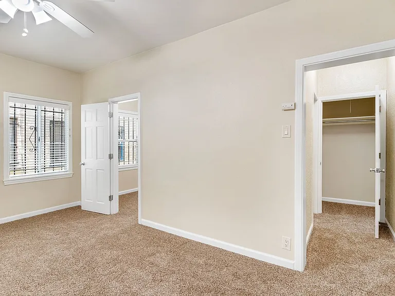 1324 Peterson Avenue — Photo 12