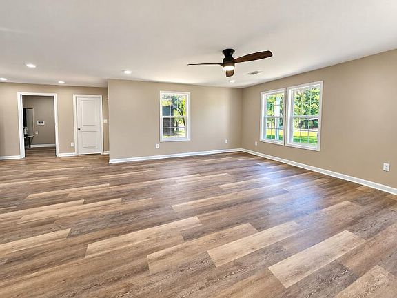2nd image of 154 Cartwright Ave