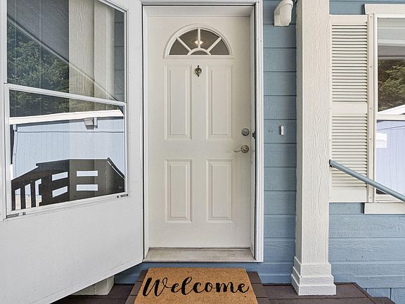 3rd image of 98041 Hall Way Rd #41