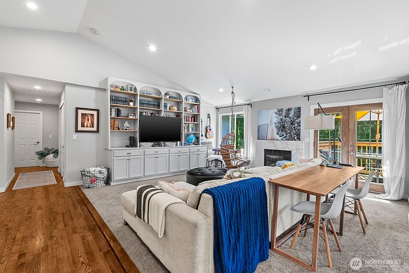 4th image of 18505 68th Street E
