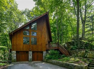 42 Fox Den Rd, Mount Kisco, NY 10549