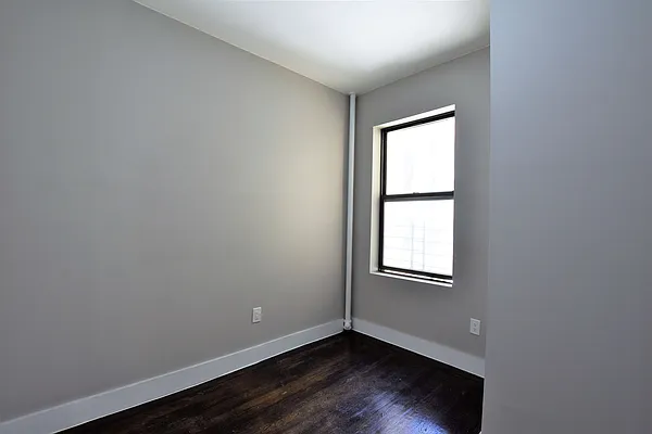 Rented by Clove Realty LLC | media 7