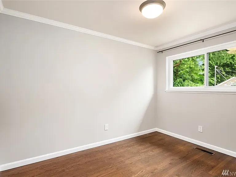 1813 155th Ave SE — Photo 11