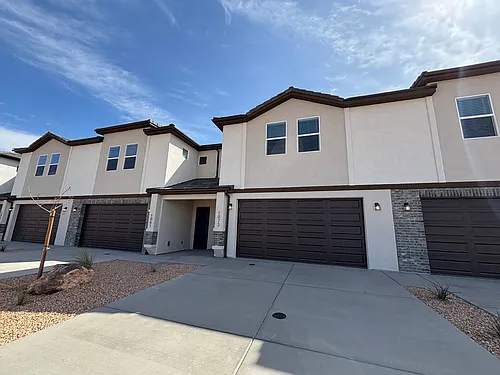 1073 S 4380 W Photo 1