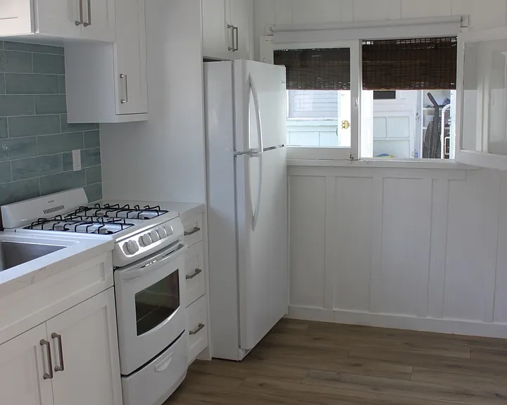 614 W Balboa Blvd — Photo 8