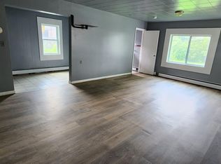 21225 Beaconsfield Ave, Eastpointe, MI 48021