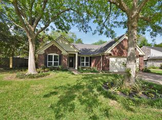 2318 Francis Dr, Pearland, TX 77581