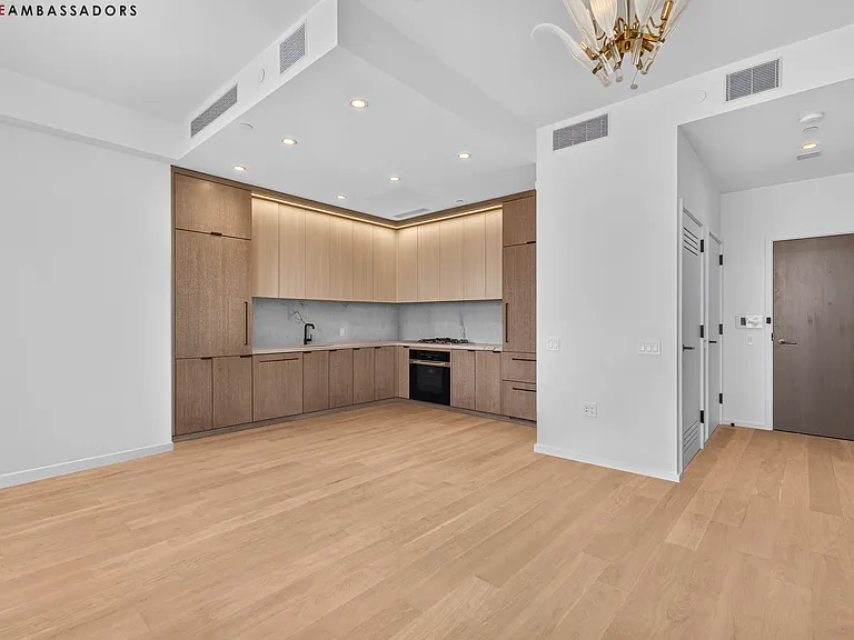 249 E 62nd St #12B — Photo 5
