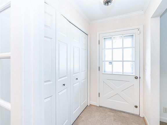 4th image of 2075 Mershon Dr