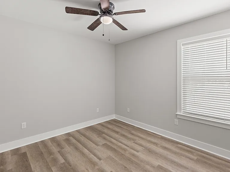 305 Okaloosa Ave #3 — Photo 12