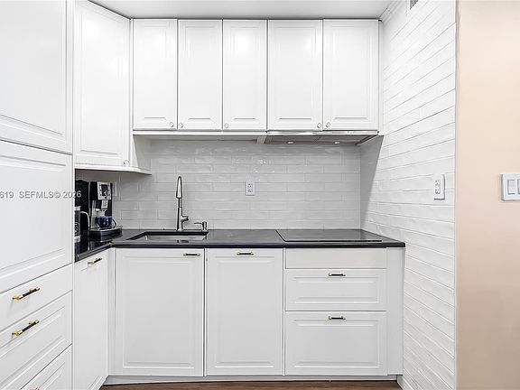 5th image of 600 Three Islands Blvd APT 604