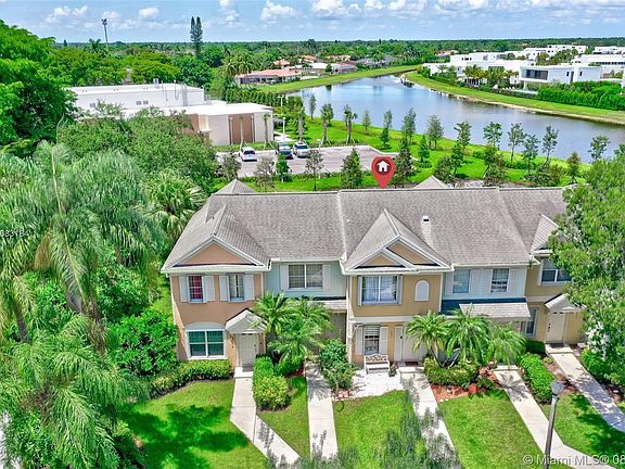 2nd image of 251 Mallory Ct #251