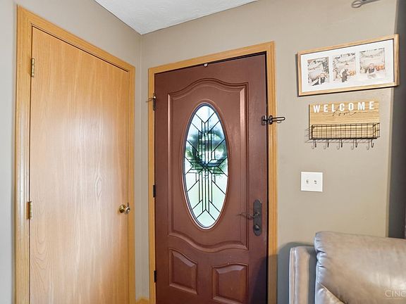 5th image of 1121 Linhof Rd