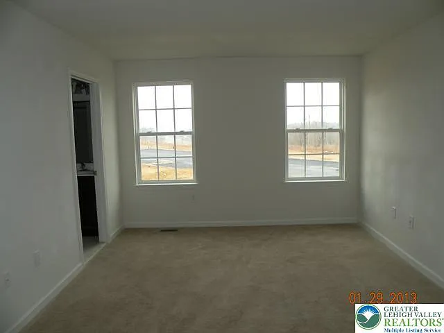 5985 Valley Forge Dr — Photo 10