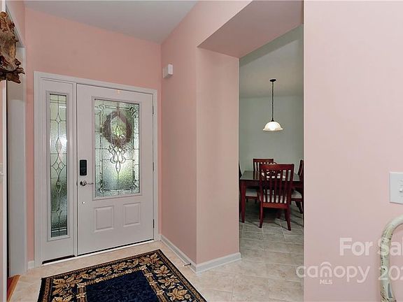 4th image of 1008 Mesa Verde Dr