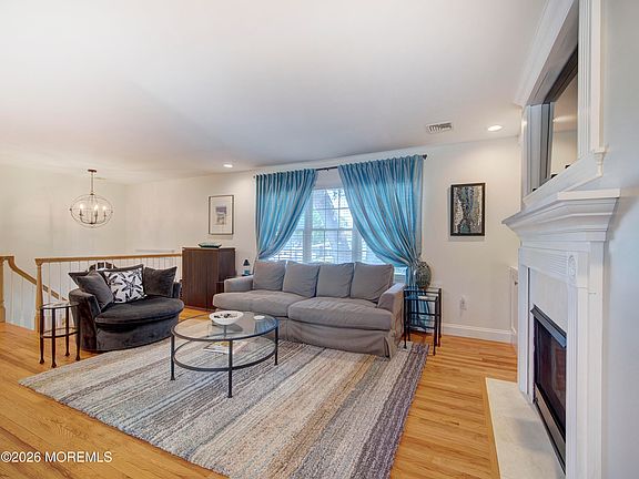 5th image of 210 Teal Road