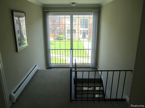 4th image of 2425 Torquay Ave #5-102