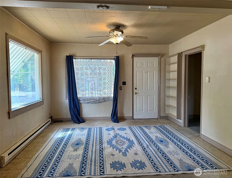 3rd image of 602 SE Trinity Avenue