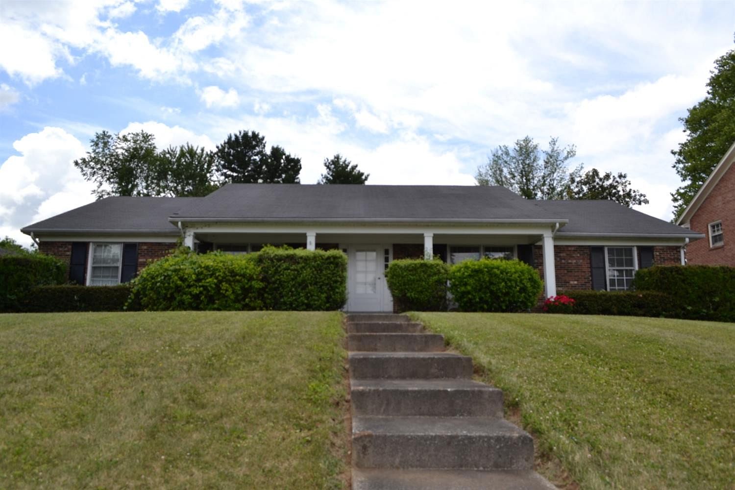 2028 Fontaine Rd, Lexington, KY 40502 Zillow