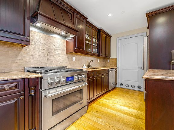5th image of 6336 99th St APT 4G
