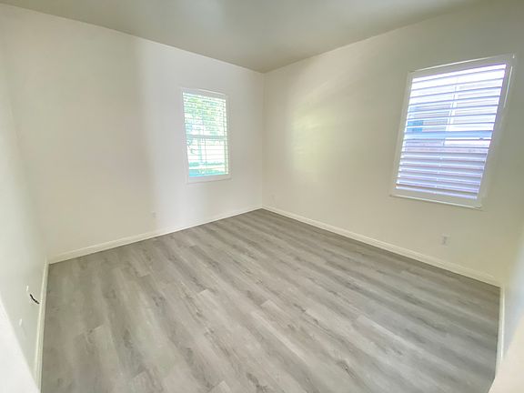4th image of 5042 S Heritage Paseo